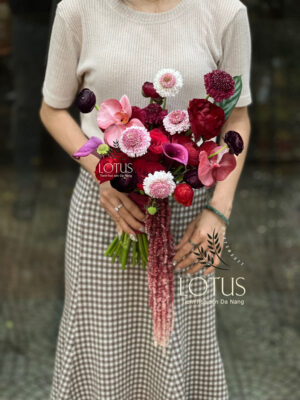 hoa cưới tone rượu vang phối hoa cao cấp như hồ điệp, callalily, mao lương