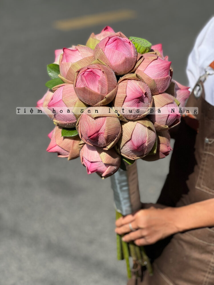 hoacuoi2 (79) Bó hoa cưới Sen Juwaba | Tối giản – Trang nhã – Cổ điển Á Đông