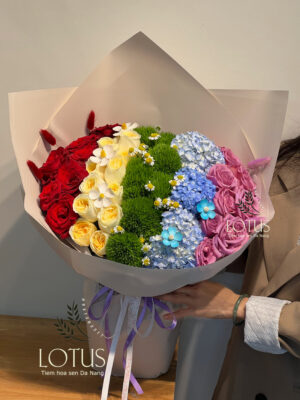 Bó Hoa Cầu Vồng Rainbow Bouquet Bó hoa cầu vồng Đà Nẵng phối hồng đỏ, tú cầu xanh và hồng tím