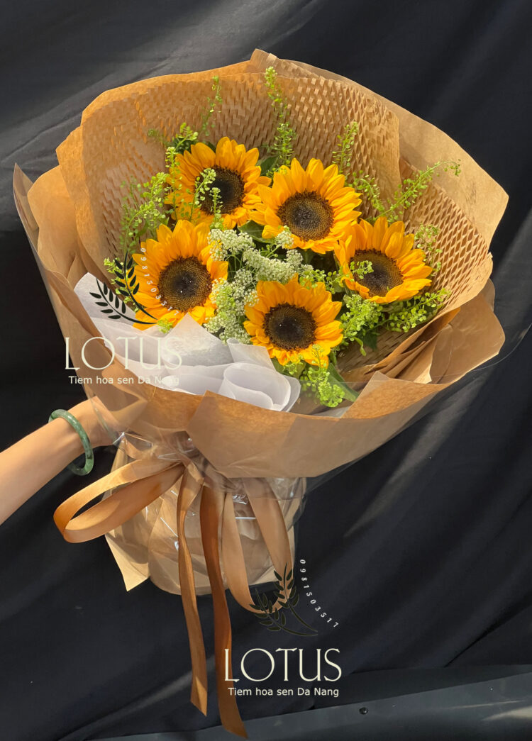 Bó hoa hướng dương rạng rỡ Bó hoa hướng dương tươi sáng tại Lotus Florist Đà Nẵng