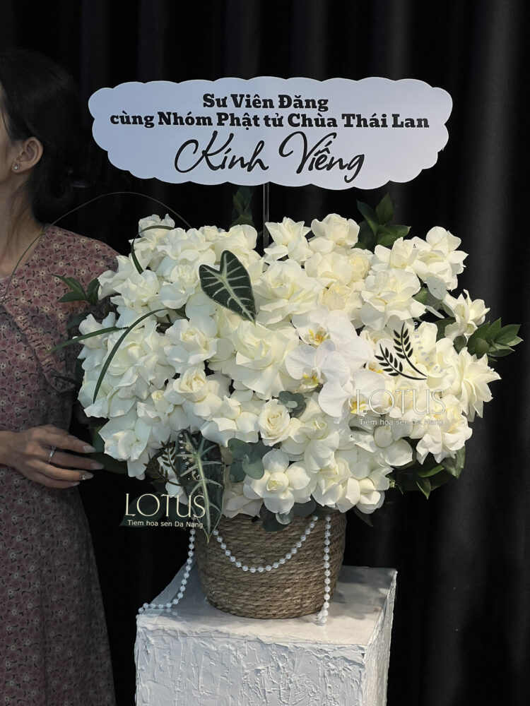 HONGT-812509251725B Giỏ Hoa Hồng Cồ Trắng Phối Lan Hồ Điệp